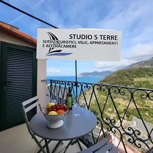 ca-de-marge.hotelitalianriviera.com/